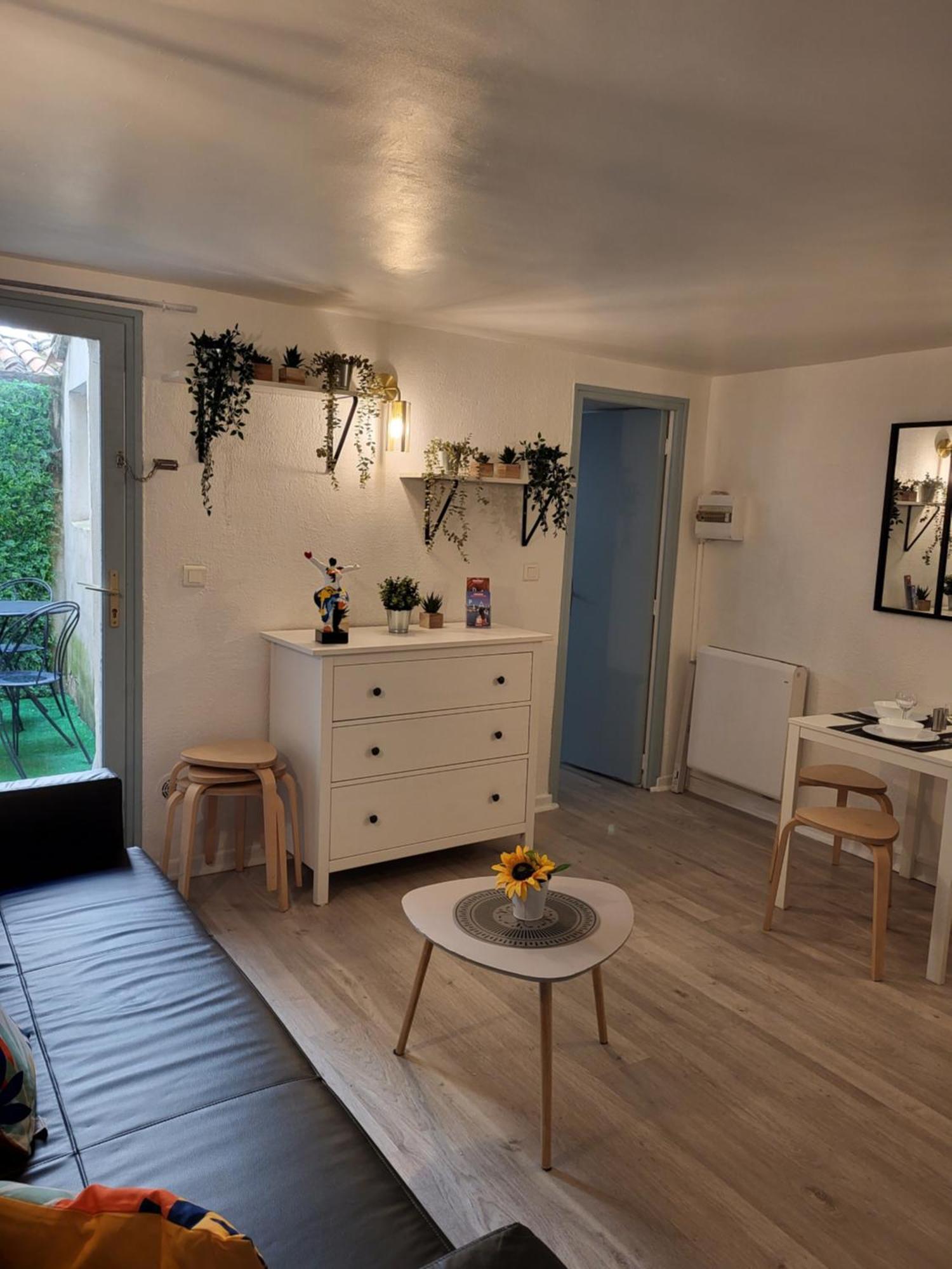 Studio/2 Pieces, Terrasse Avignon Buitenkant foto